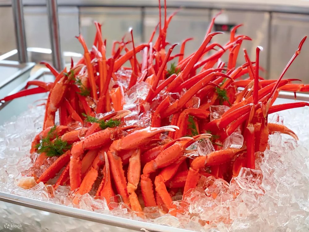 Crab claws in a tub of ice