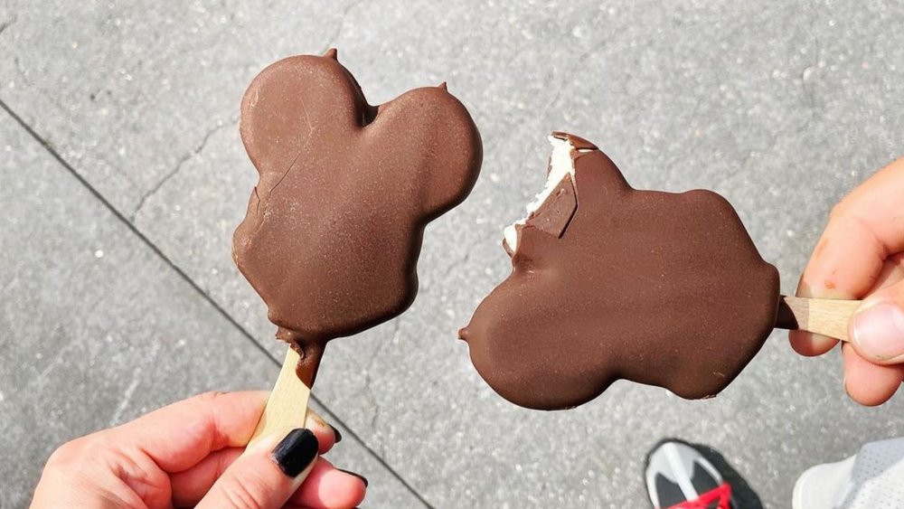 Cool down with a Mickey Bar. Credits to @magicallykendall