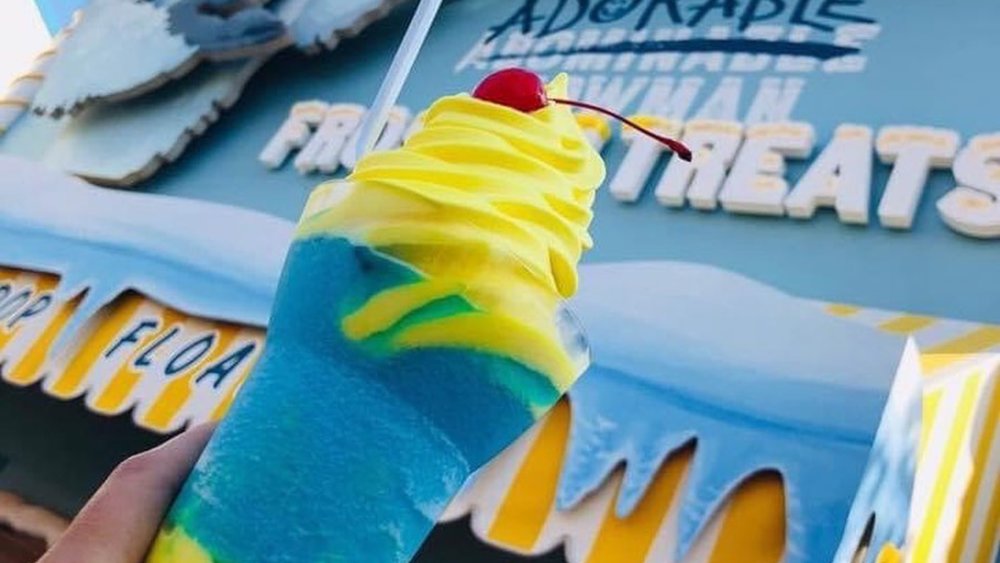 Watch out for brain freeze when drinking this one. Credits to @deliciousdisneydelights