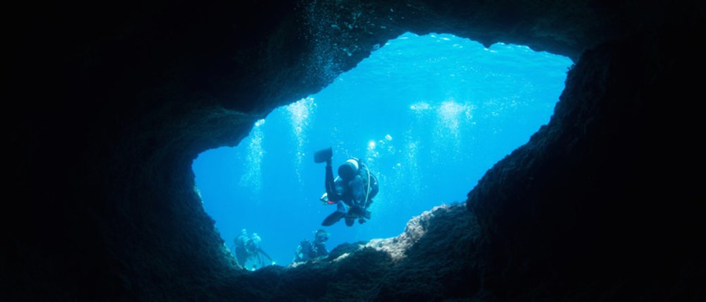 沖繩恩納村青之洞窟潛水