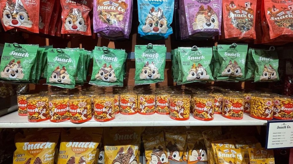 Check out Goofy’s Candy Company for delicious Disney snacks! Photo credits to stephaniefiona_sw on Instagram