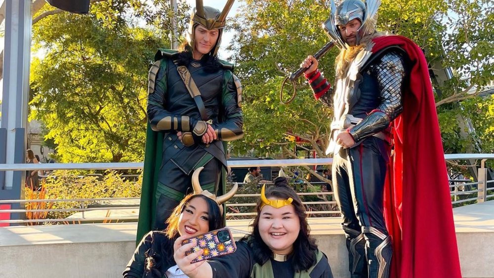 A visit to the campus means plenty of photo-taking opportunities with your faves.  Image credits: @kelseyumm on Instagram