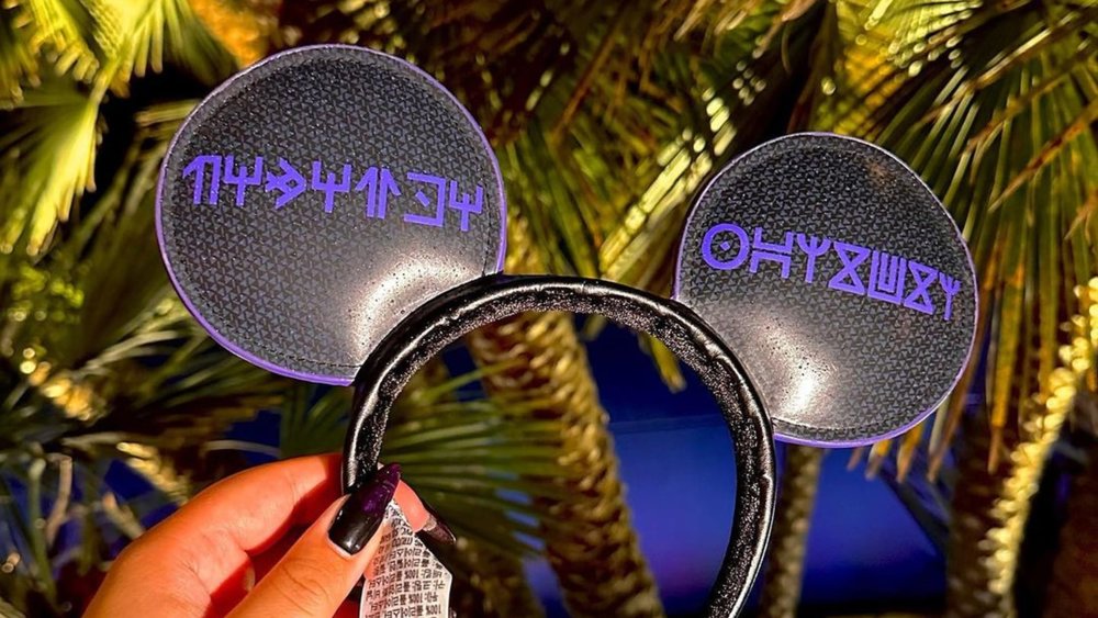 Grab some Black Panther-inspired Mickey ears!  Image credits: @hayleyyscastlelife on Instagram