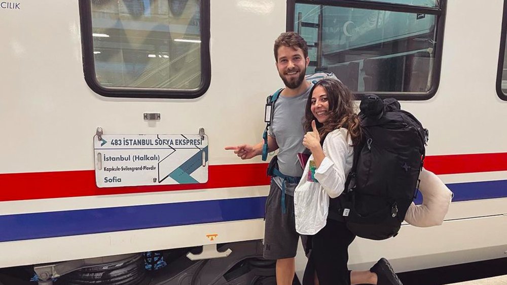 Make new friends on your journey. Image credits: @worldcheckpoints on Instagram