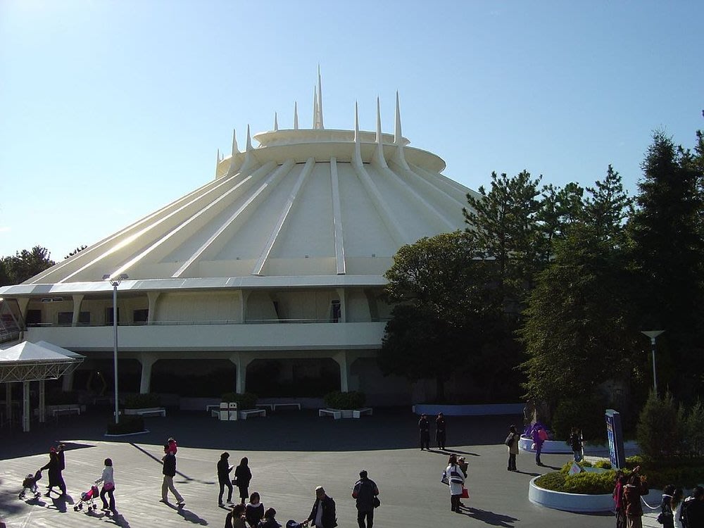 Exterior of an outer space attraction