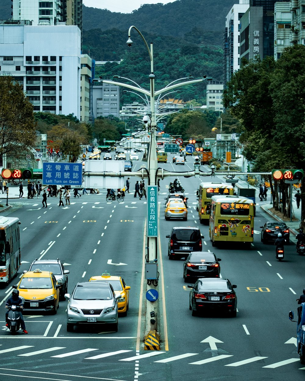 Cars on the streets of Taiwan