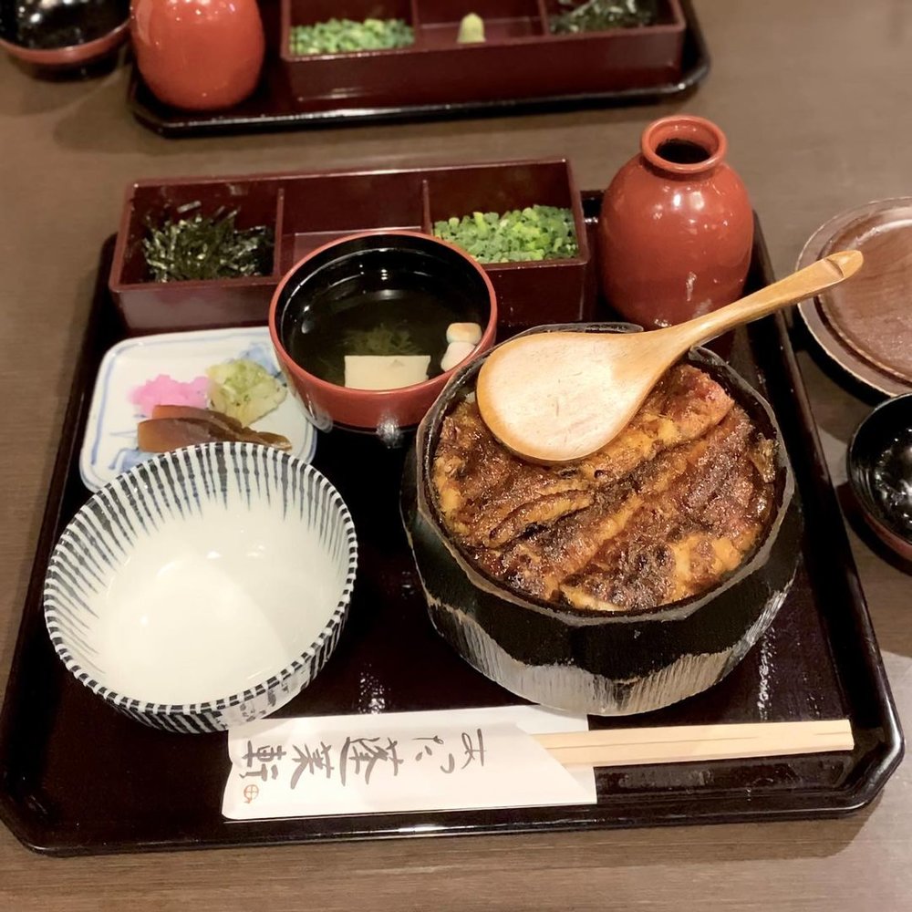 名古屋めし あつた蓬莱軒 本店