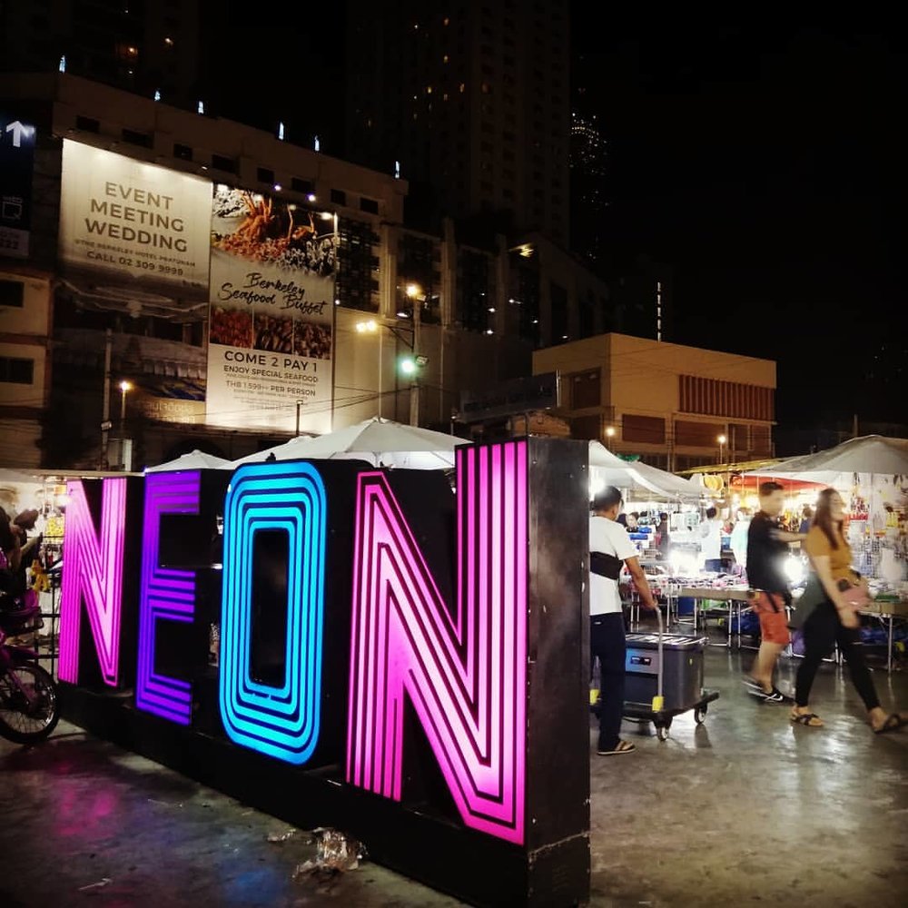 霓虹夜市 Neon Night Market