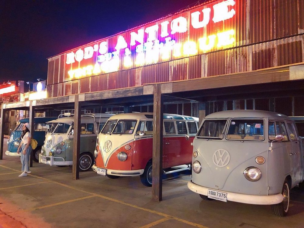 席娜卡琳火車鐵道夜市 Train Night Market Srinakarin