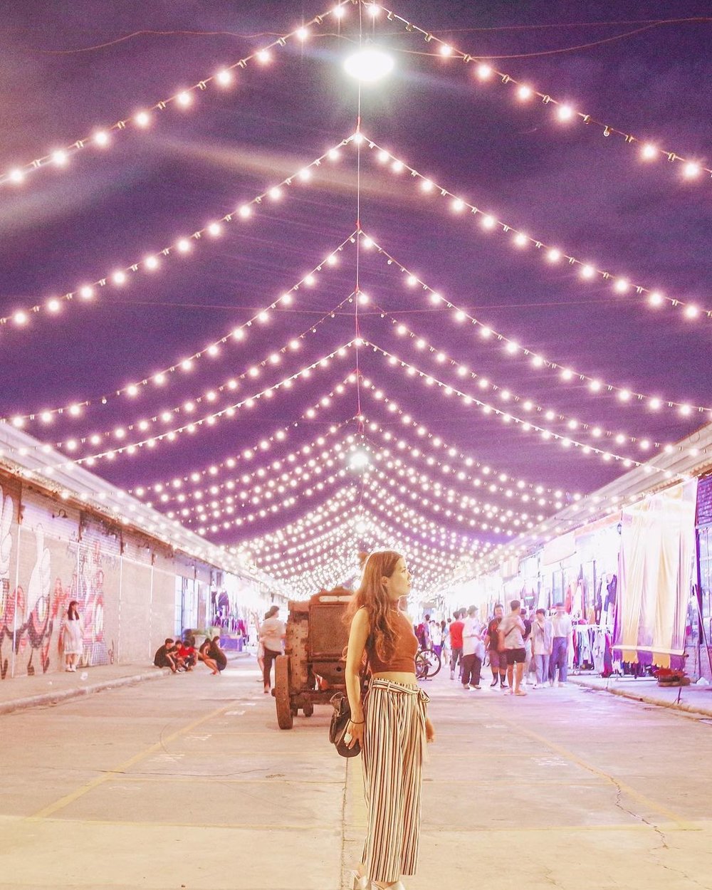 席娜卡琳火車鐵道夜市 Train Night Market Srinakarin