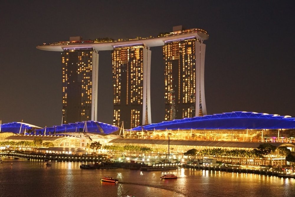 マリーナベイサンズ 夜の外観