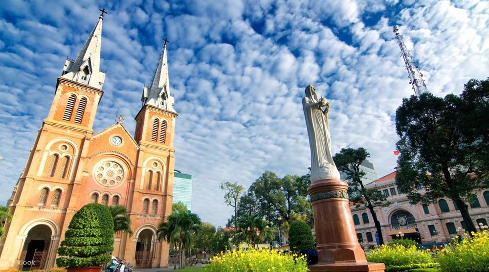 Tour Ngày Tham Quan Thành Phố Hồ Chí Minh và Địa Đạo Củ Chi