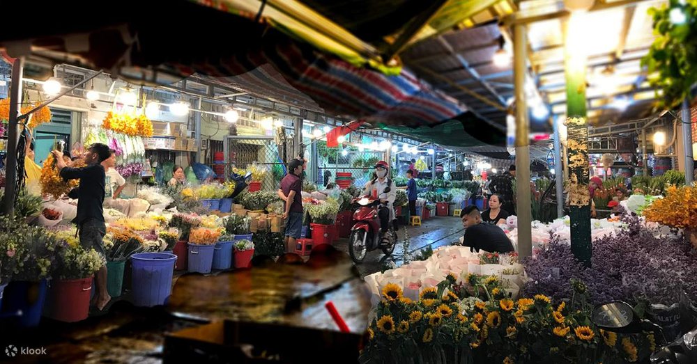  Tour Xe Máy Khám Phá Sài Gòn Về Đêm Cực Sôi Động