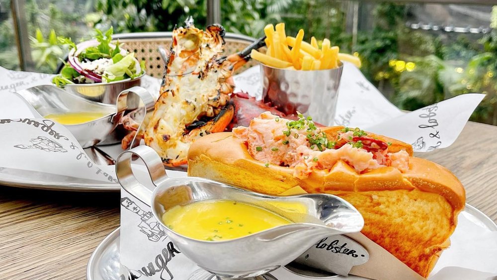 There are sooo many food joints in each terminal of Changi! Credits: @Xuansnacs on Instagram