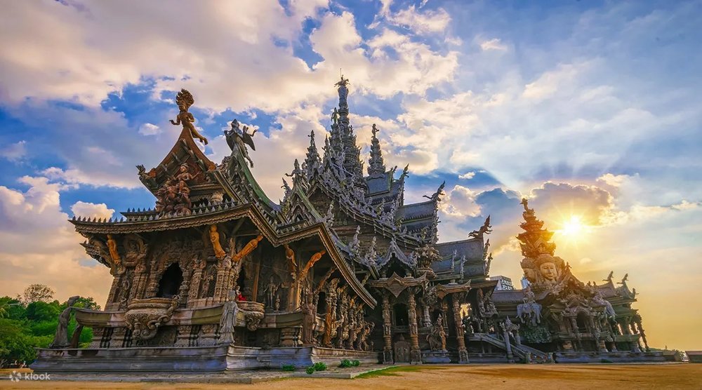 ปราสาทสัจธรรม (The Sanctuary of Truth Pattaya) แหล่งท่องเที่ยวใกล้กรุงเทพฯ