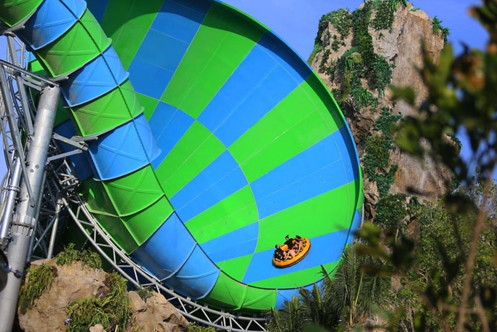 อะบิส (Abyss) สไลเดอร์ขนาดใหญ่ ที่มีความหวาดเสียวสุดๆ