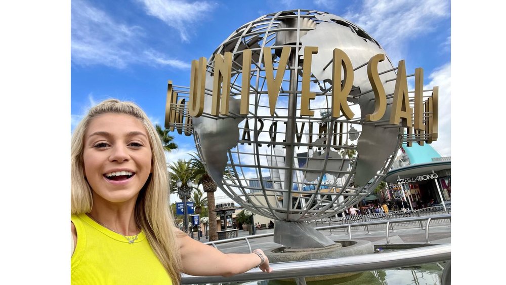 Skip the queues and get straight to all the fun inside Universal Studios Hollywood! Credits: @thekrystalpalace_