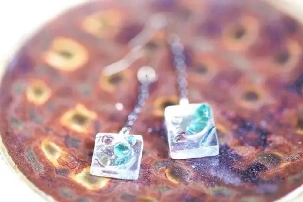 ガラスのアクセサリー作り体験