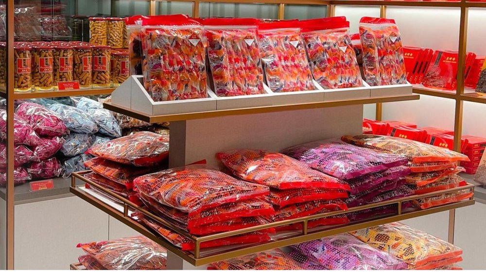 You can also find meat flosses, confectionery, and other snacks! Credits to @beechenghiangsg on Instagram