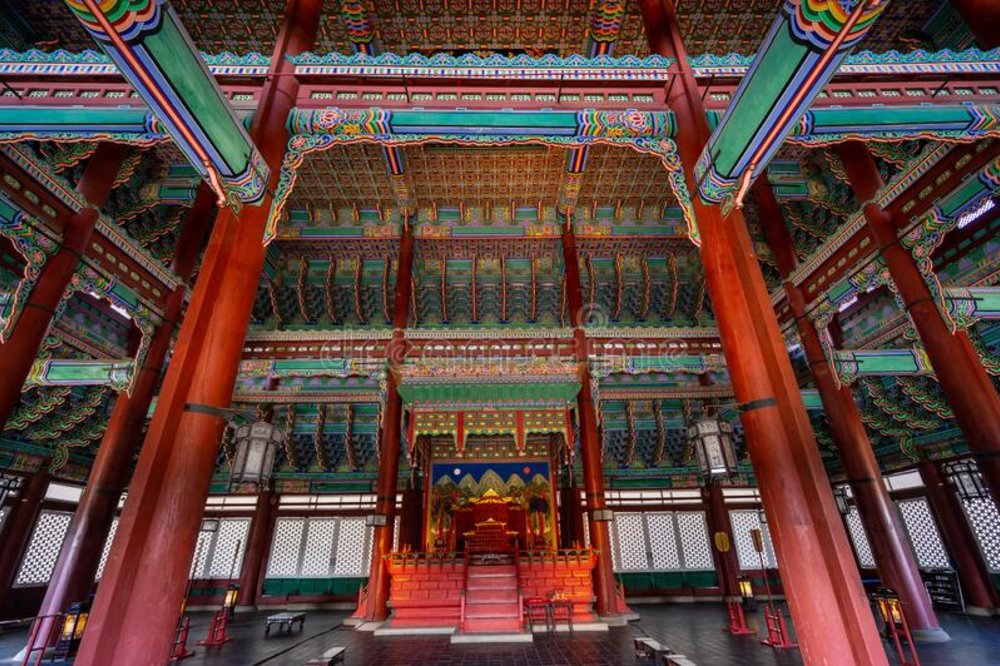 พระที่นั่งคึนจองวอง (Geunjeongjeon)