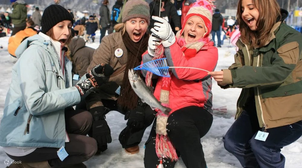 เทศกาลตกปลาเทราท์หน้าหนาวภูเขาฮวาชอน