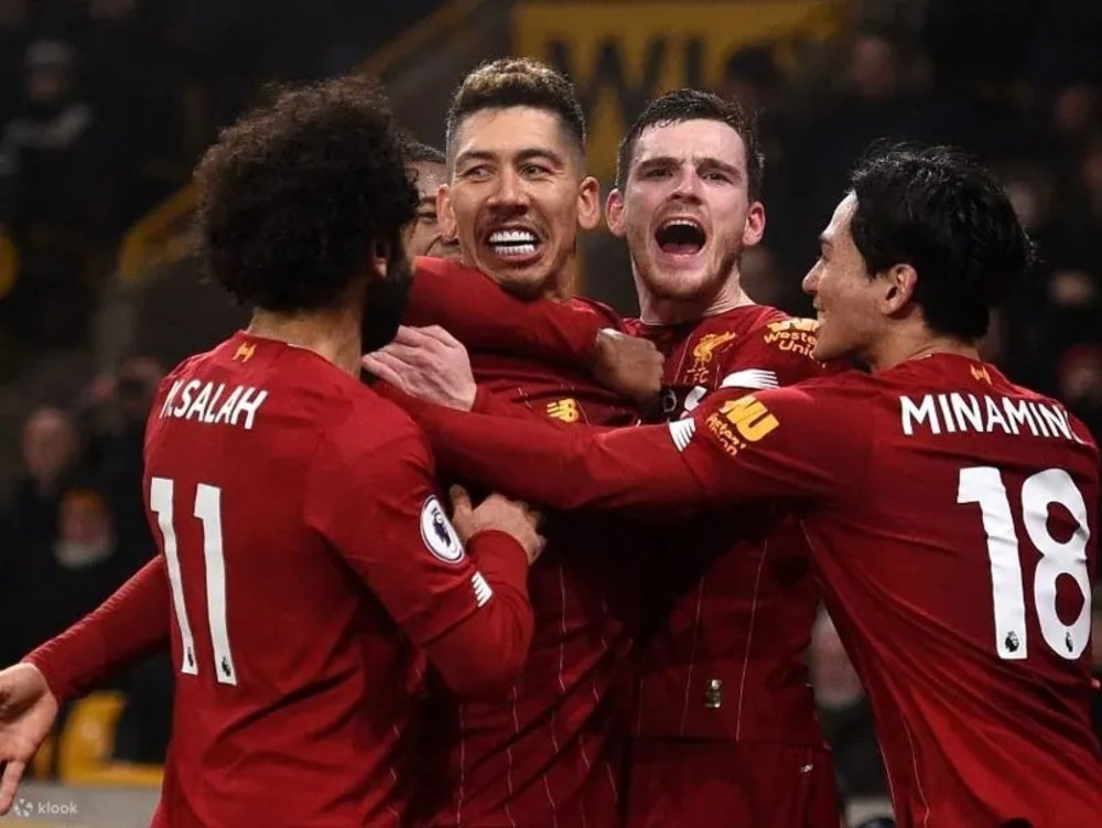 リヴァプール 試合中の選手