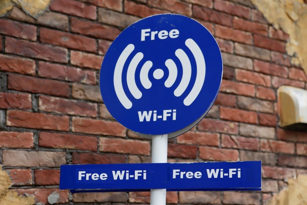 フリーWi-Fiスポットの看板
