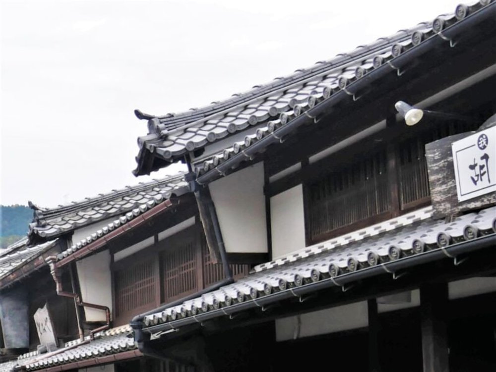 ขอบคุณภาพกำแพงบ้านย่านอุดะสึจาก: https://koriplanning.com/