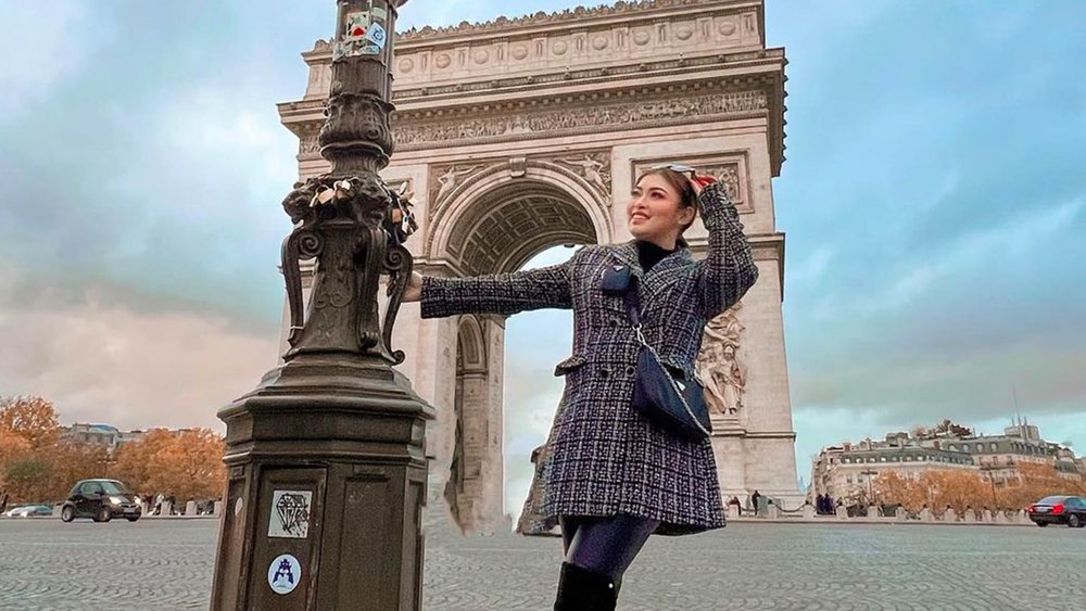 Fall in love at the city of love! Image credits: @swanni3 on Instagram
