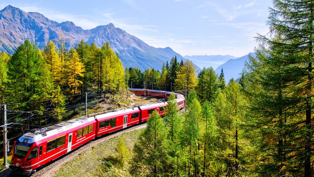 Go around the mountainside villages of Switzerland. Image credits: Jacques Bop on Unsplash