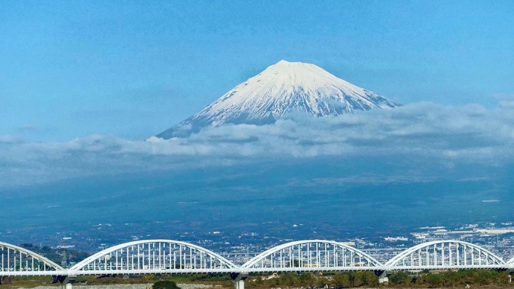 Marvel at Japan’s picturesque scenery during your train rides! Credits: @1_sarah_520 on Instagram