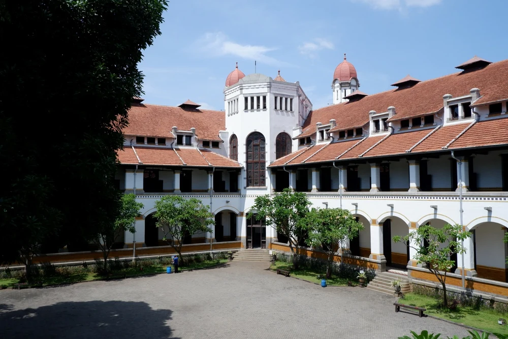 Tempat Wisata di Semarang - Lawang Sewu Semarang