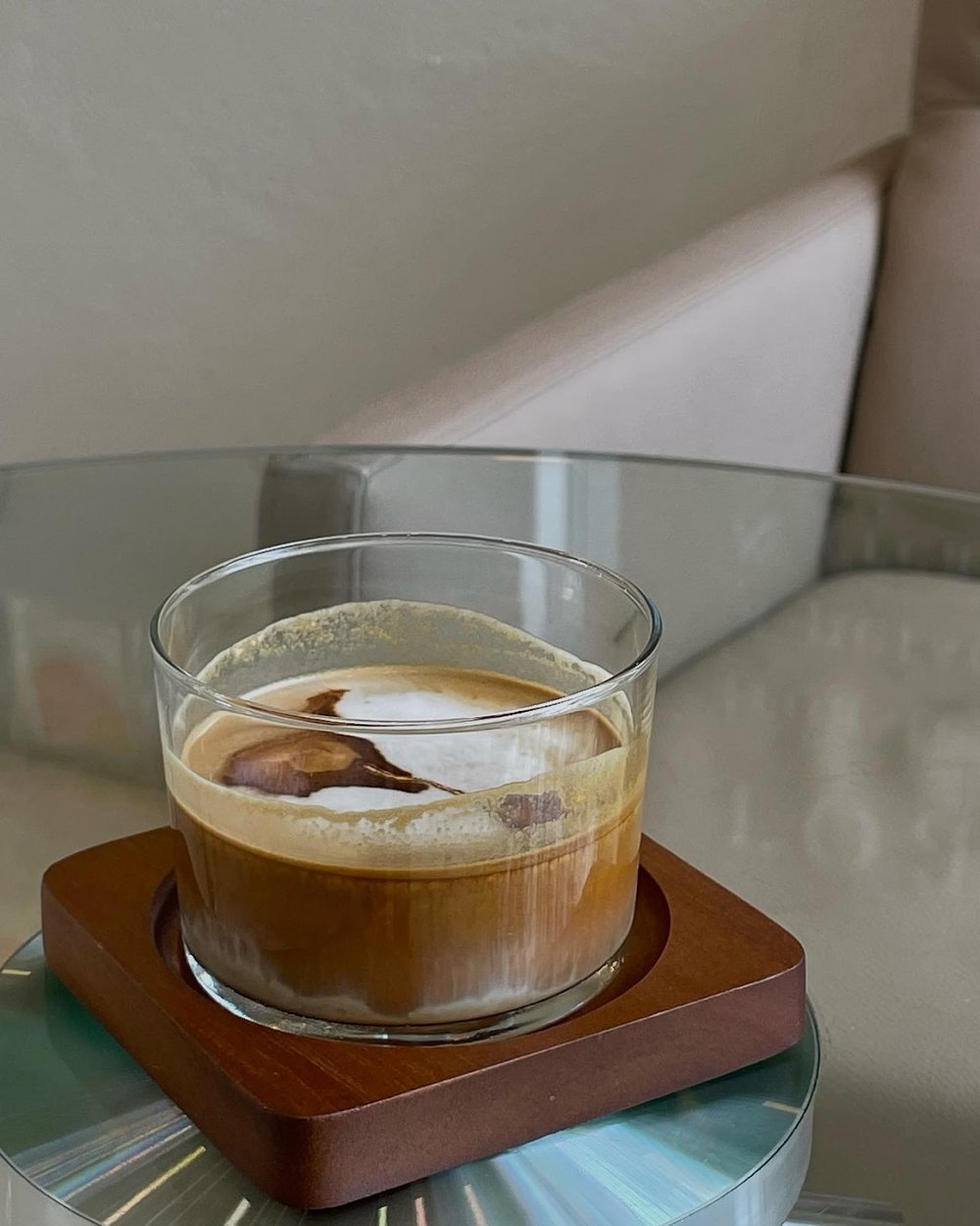 Dirty Coffee เมนูแนะนำของร้าน Tomato.cafe.cnx | รูปภาพจาก facebook TOMATO.cafe.cnx