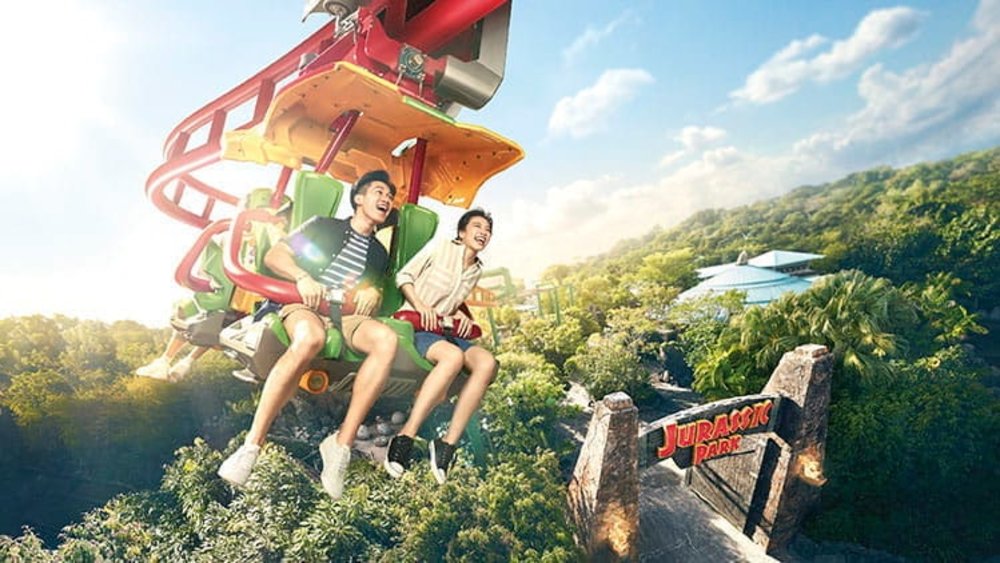 วิวมุมสูงของเครื่องเล่นโซน Lost World แห่ง Jurassic Park ไปกับเครื่องเล่น Canopy Flyer | รูปภาพจาก www.rwsentosa.com