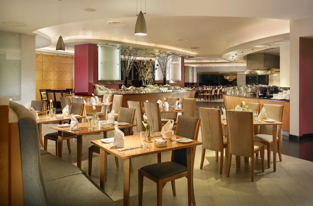ห้องอาหารหนึ่งในโรงแรม Furama RiverFront