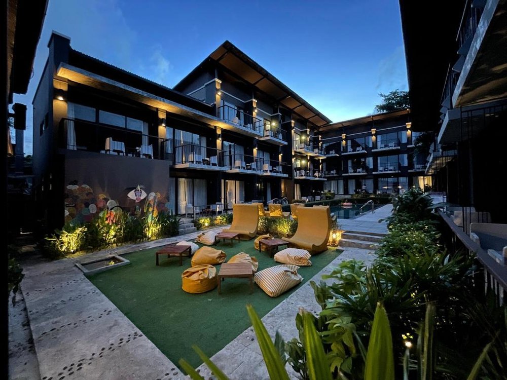 นอนฟังเสียงคลื่นที่ลา ลูน บีช รีสอร์ท (Lalune Beach Resort) อ่าววงเดือน ที่พักเกาะเสม็ดติดทะเล