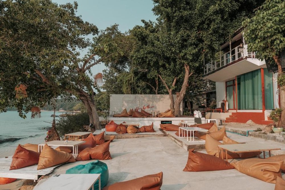 แสง เทียน บีช รีสอร์ท อ่าวแสงเทียน ที่พักเกาะเสม็ดติดทะเล