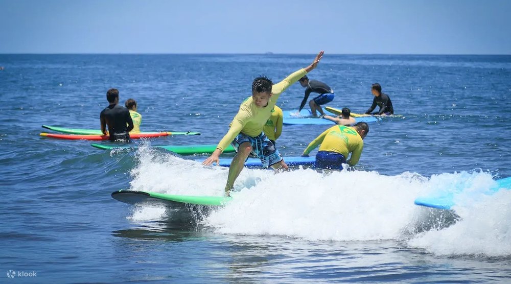 taipei daytrip surfign at waiao beach