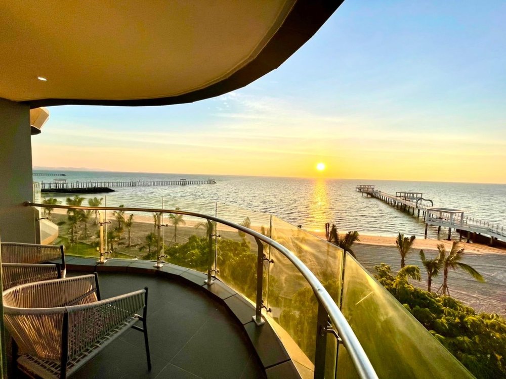 วิวสวยแบบนี้ อยู่แต่ในห้องก็เอา!