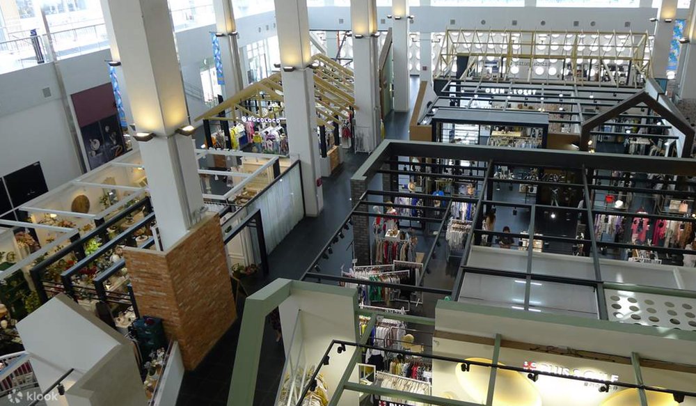 SPACE 1 Hyundai Premium Outlets