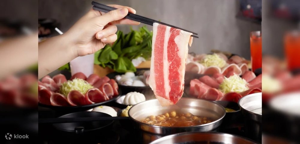 อิ่มอร่อย สุดคุ้มกับเมนูหลากหลายจากร้านบุฟเฟ่ต์ชา บู Mongkok Sukiyaki ที่มีให้เลือกกว่า 200 เมนู