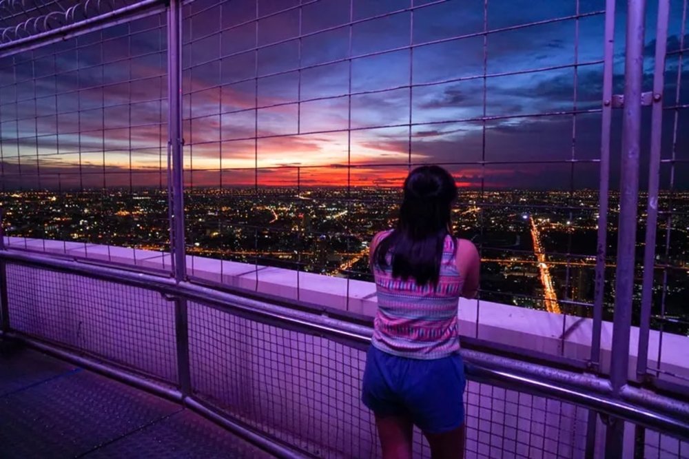 ใครอยากพาแฟนไปเที่ยว ดินเนอร์กับมุม Sky Views สุดอลังการ โรงแรมใบหยกสกาย โซน Bangkok Balcony และ Sky Box พร้อมบัตรเข้าจุดชมวิว
