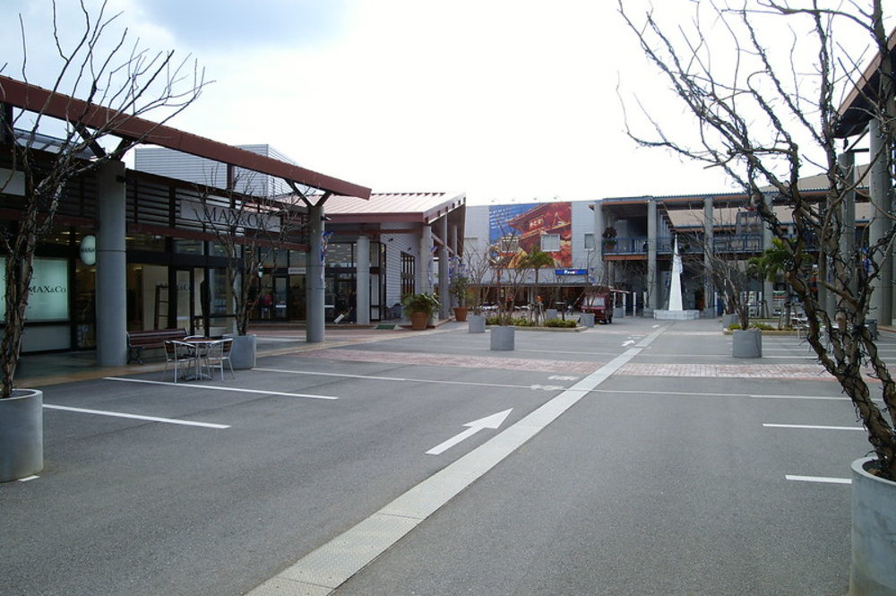 沖繩Okinawa Outlet Mall Ashibinaa 