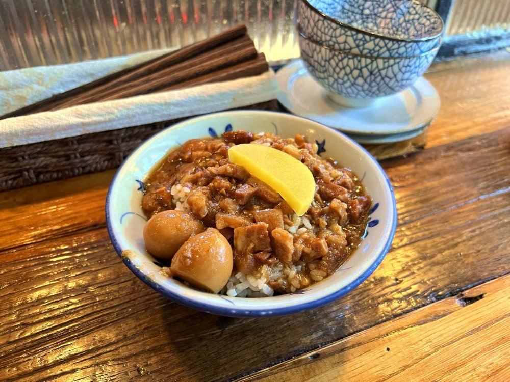 台湾 ルーローハン(滷肉飯・魯肉飯)