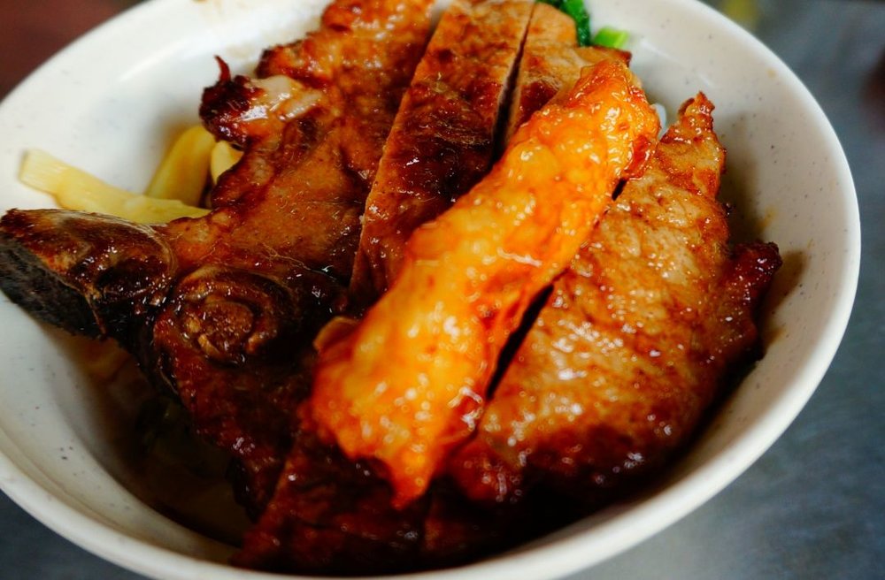 台湾 パイコーハン(排骨飯)