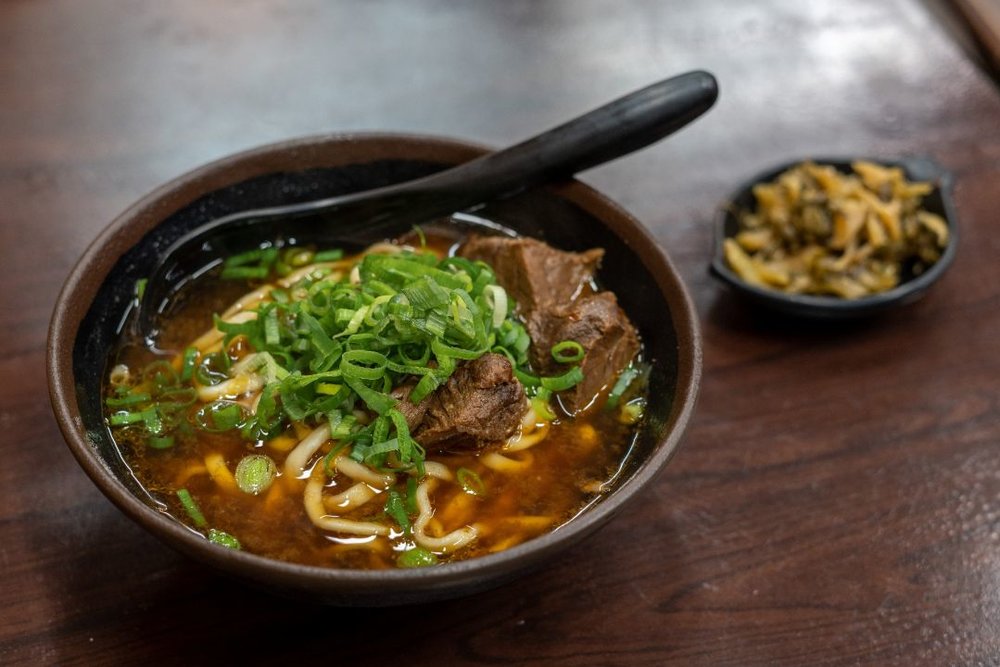 台湾 牛肉麺(ニョウロウミェン)