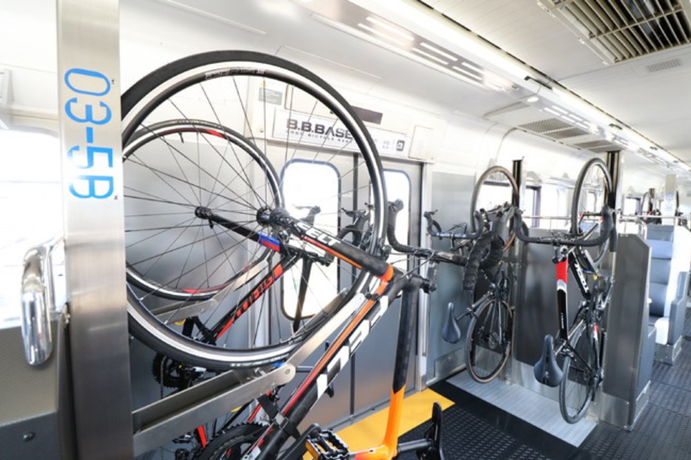 Bring your bicycles on board the B.B.Base train with ease.