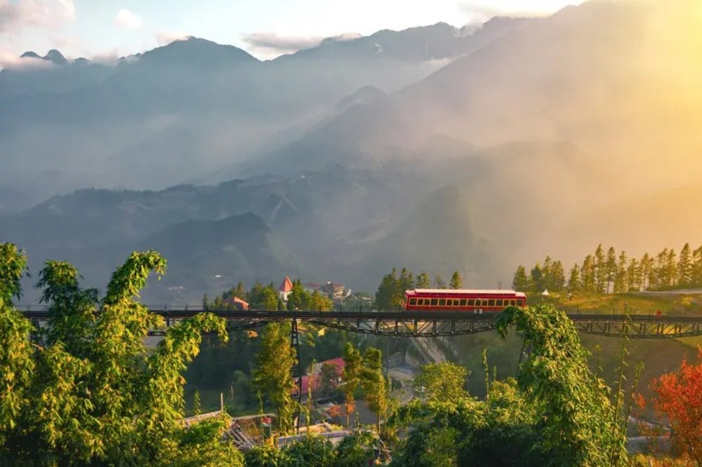 เพลิดเพลินไปกับการนั่งรถไฟโมโนเรลสายเมืองหัวและสายฟานซีปันควบคู่กับแพ็กเกจท่องเที่ยวที่คุณต้องการ