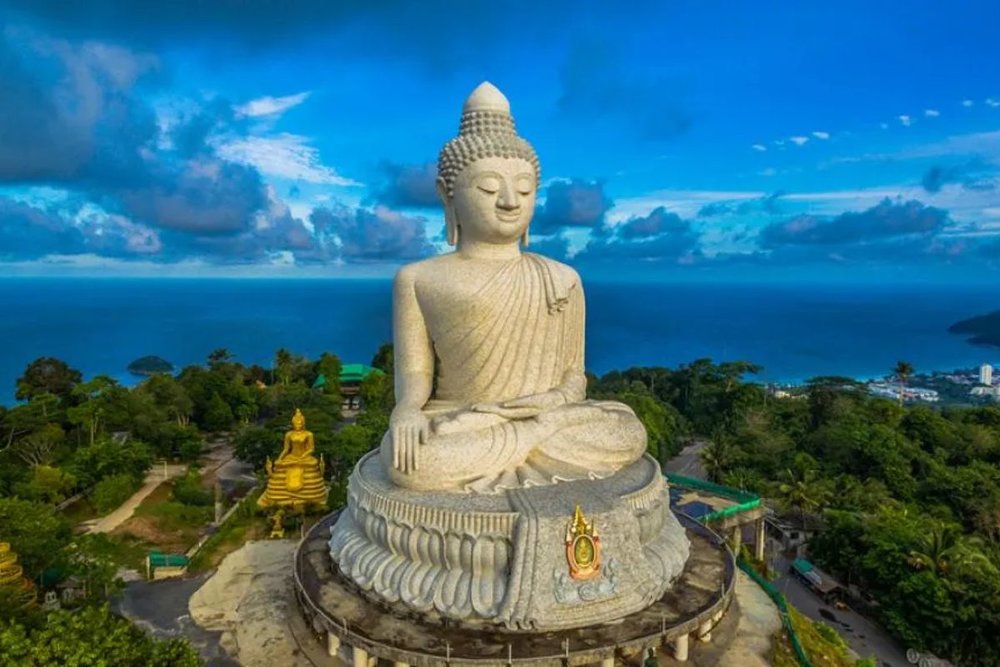 Chiêm Bái Tượng Đại Phật Ở Phuket