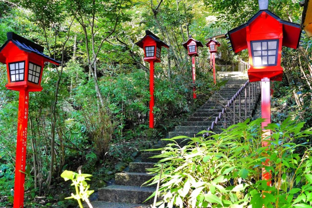 วัดนันโซอิน - Nanzoin Temple สถานที่ท่องเที่ยวเมืองฟุกุโอกะ